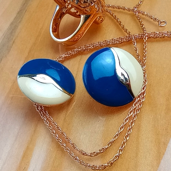 Patriotic Jewelry Lot Sarah Cov Pendant Necklace, Clips, Blue Chalcedony Ring - Picture 3 of 8